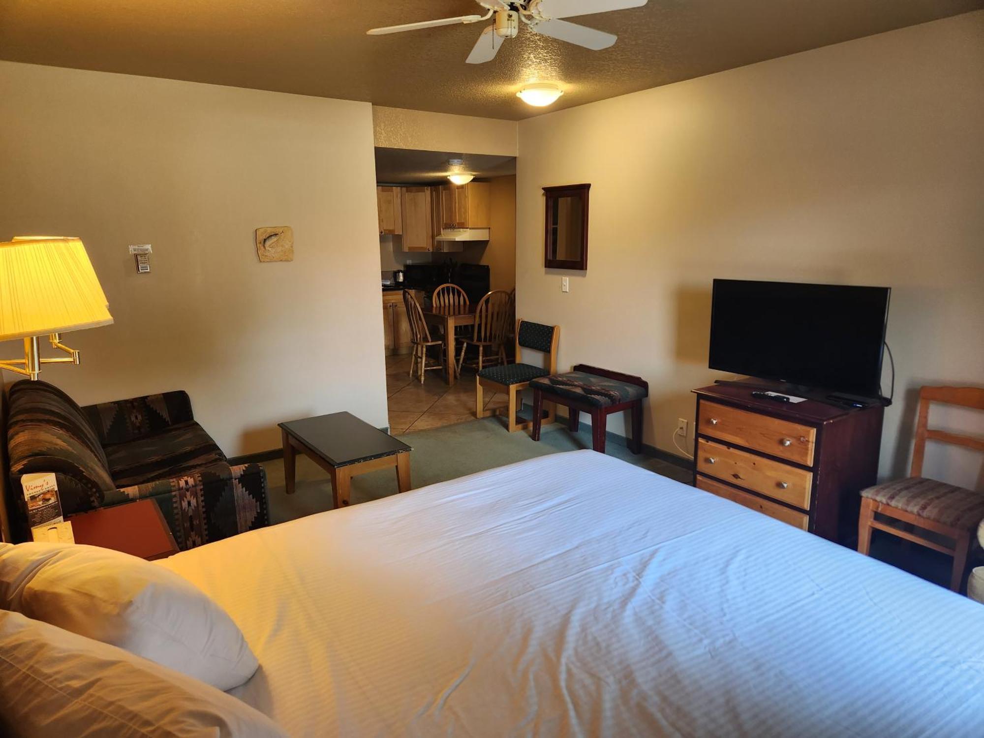 Waterton Lakes Lodge Resort Esterno foto