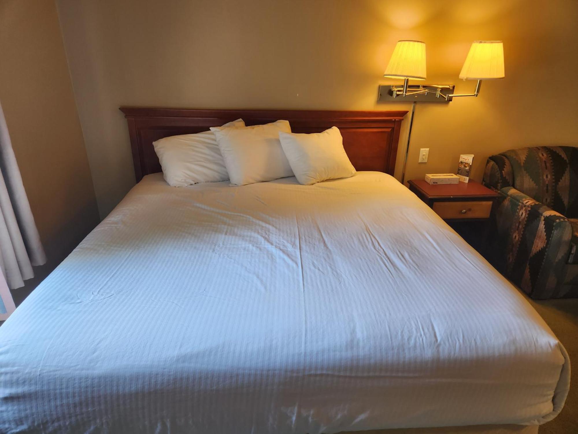 Waterton Lakes Lodge Resort Esterno foto