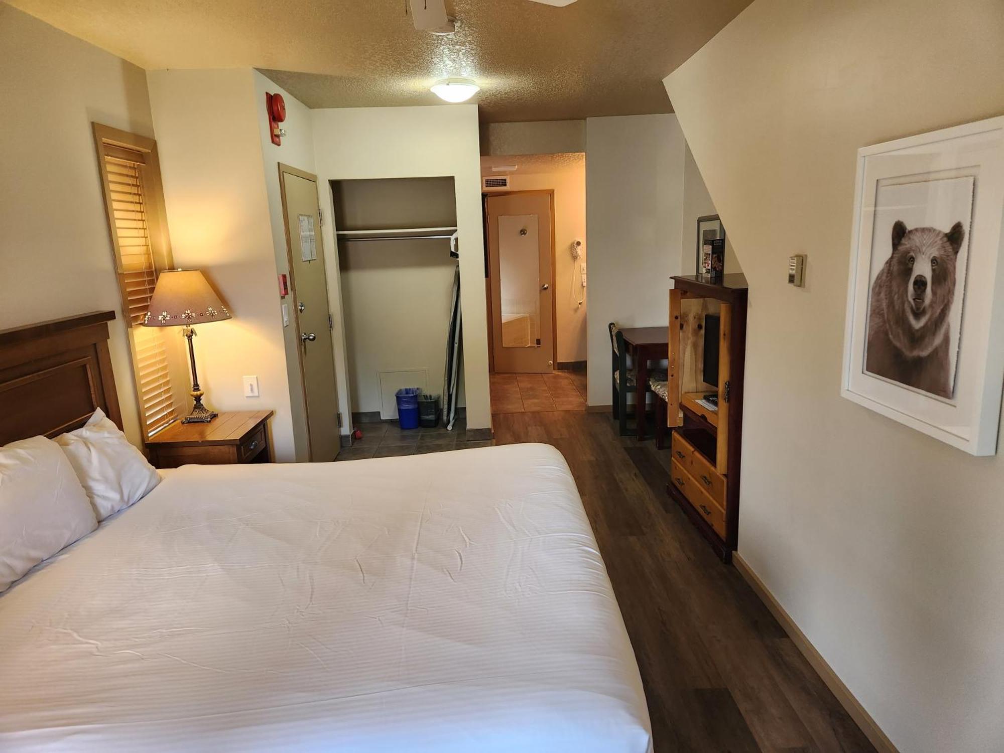 Waterton Lakes Lodge Resort Esterno foto