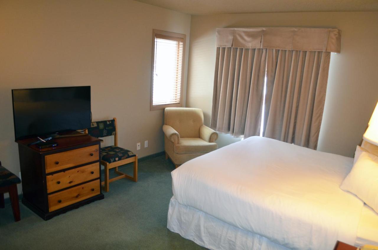 Waterton Lakes Lodge Resort Esterno foto