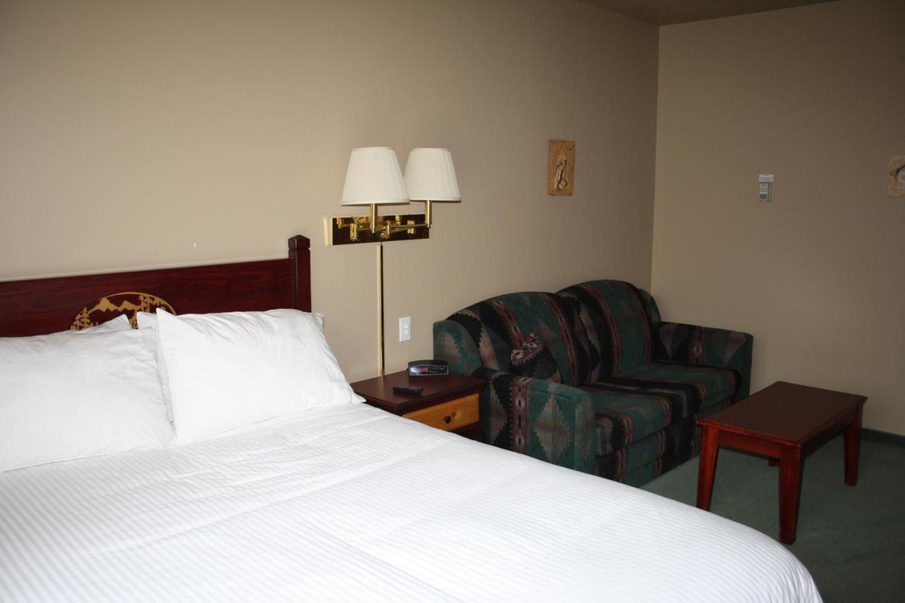 Waterton Lakes Lodge Resort Esterno foto