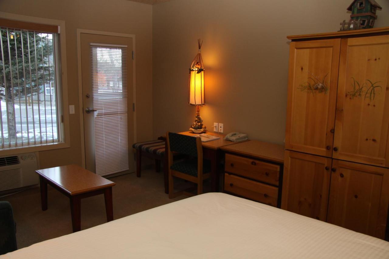 Waterton Lakes Lodge Resort Esterno foto