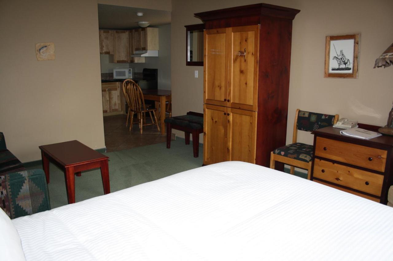 Waterton Lakes Lodge Resort Esterno foto