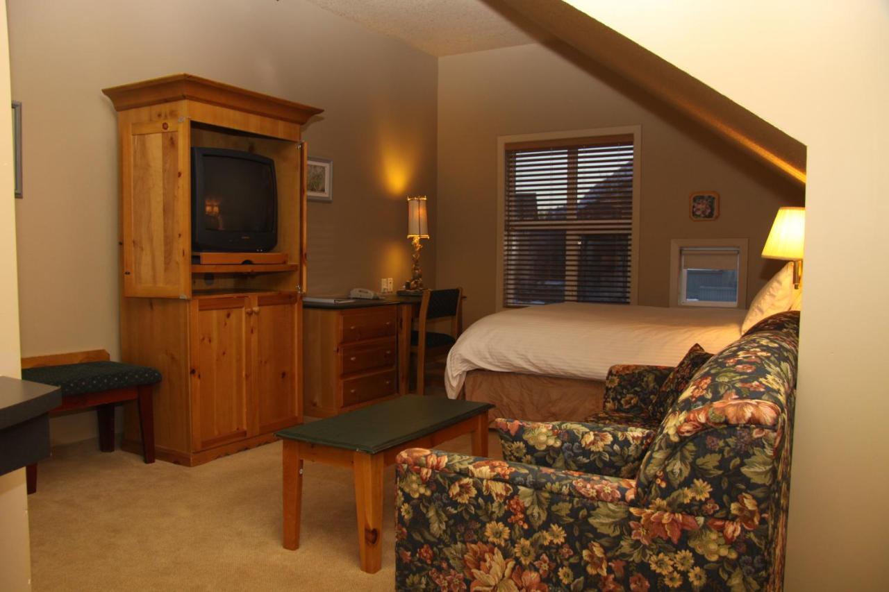 Waterton Lakes Lodge Resort Esterno foto